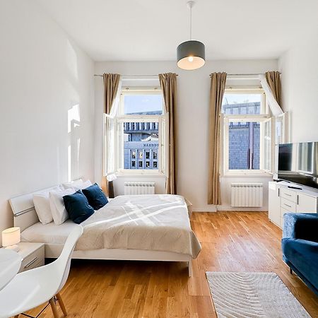 Turnkey I Wenceslas Square Apartments Прага Экстерьер фото