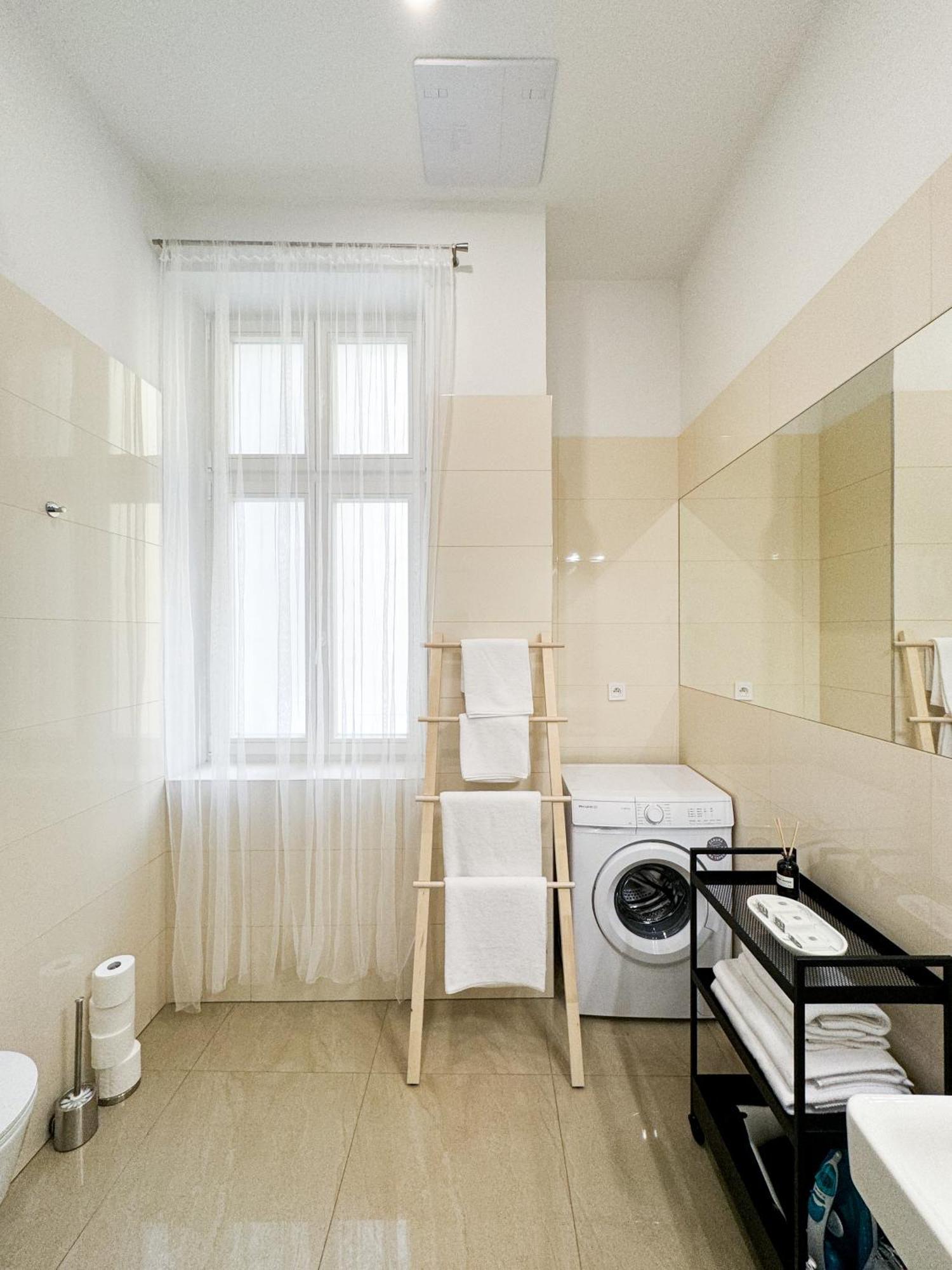 Turnkey I Wenceslas Square Apartments Прага Номер фото
