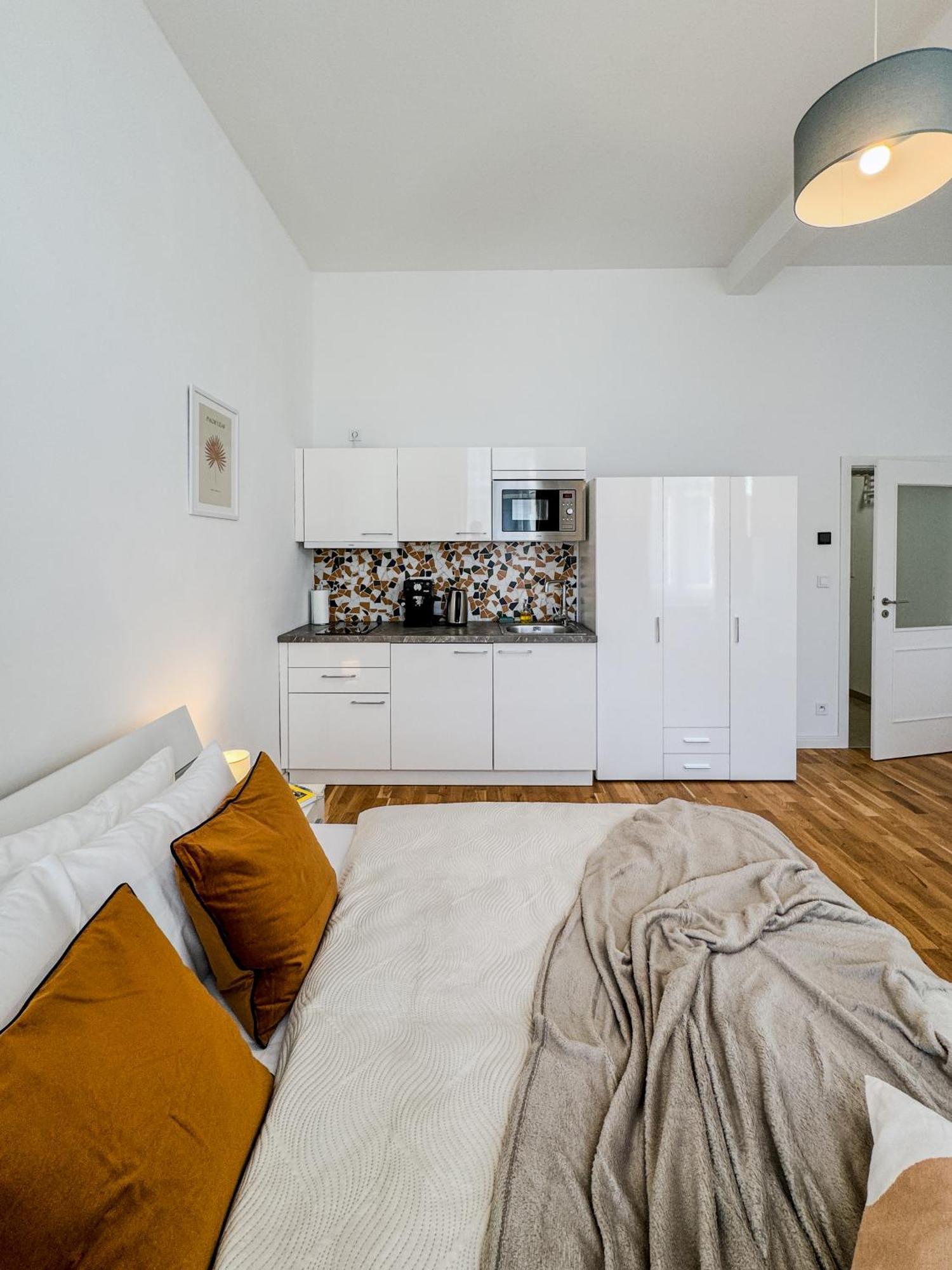 Turnkey I Wenceslas Square Apartments Прага Номер фото